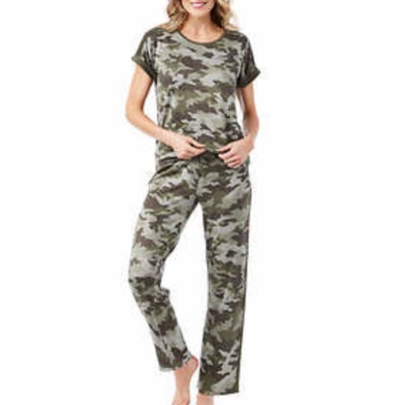 Lucky Brand Ladies' 4-Piece Pajama Set
Green Distressed Camo NWT - Picture 6 of 7